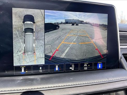 Used 2022 GMC Yukon XL SLT w/ SLT Premium Package image 14