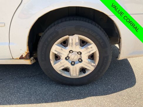 Used 2011 Dodge Grand Caravan Express FWD image 20