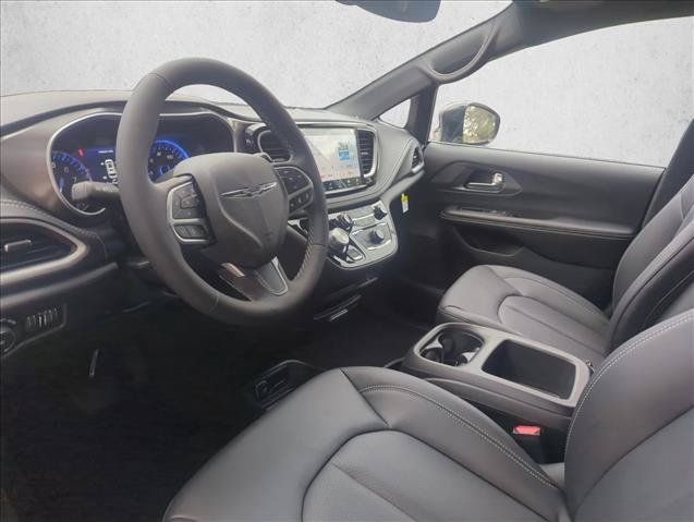 New 2026 Chrysler Pacifica Select FWD image 3