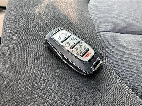 Used 2023 Chrysler Voyager LX FWD image 35