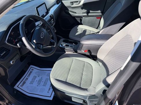 Used 2022 Ford Escape SE w/ Cold Weather Package image 21