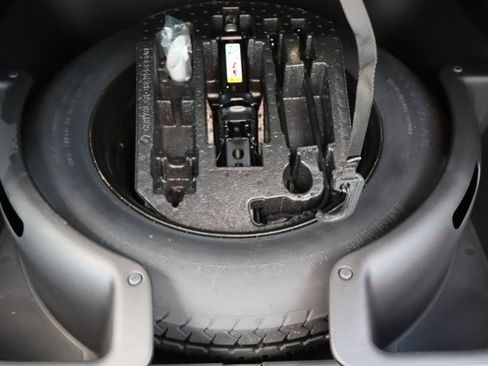 Used 2021 Jeep Grand Cherokee Laredo X image 21