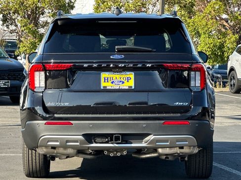 New 2026 Ford Explorer Active w/ Active Comfort Package image 5
