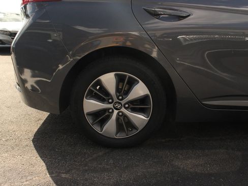 Used 2018 Hyundai Ioniq Plug-In Hybrid FWD image 8