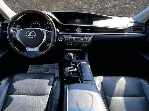Used 2015 Lexus ES 350 w/ Ultra Luxury Package image 13