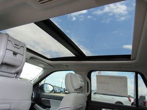 New 2026 Ford Expedition Max Platinum w/ Platinum Ultimate Package AWD/4WD image 6