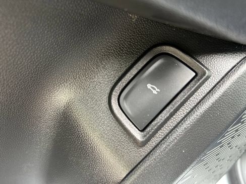 Used 2025 Chevrolet Equinox RS AWD/4WD image 18