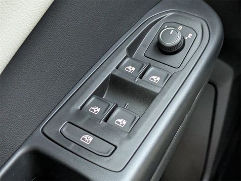 New 2026 Volkswagen Taos S image 22