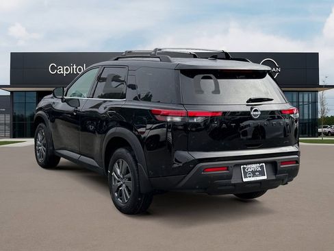 New 2025 Nissan Pathfinder SV image 7