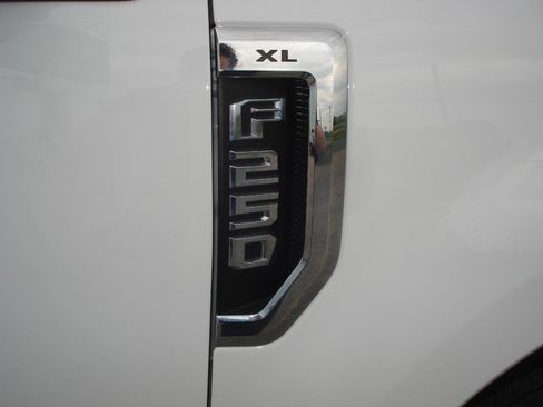 Used 2020 Ford F250 XL w/ Power Equipment Group AWD/4WD image 10