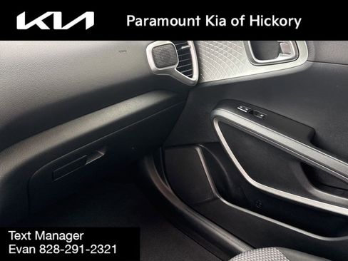 Used 2022 Kia Soul LX FWD image 25