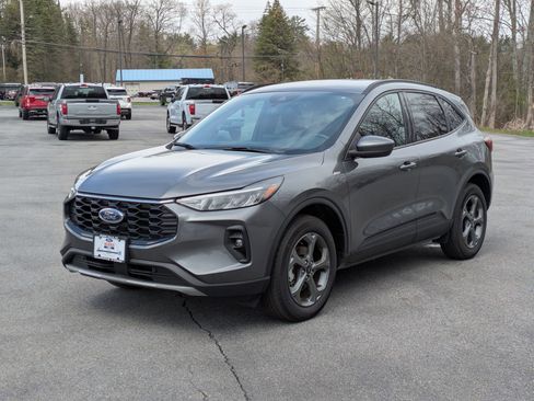Certified 2025 Ford Escape ST-Line Select AWD/4WD image 5