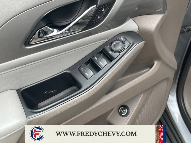 Used 2020 Chevrolet Traverse LT FWD image 13