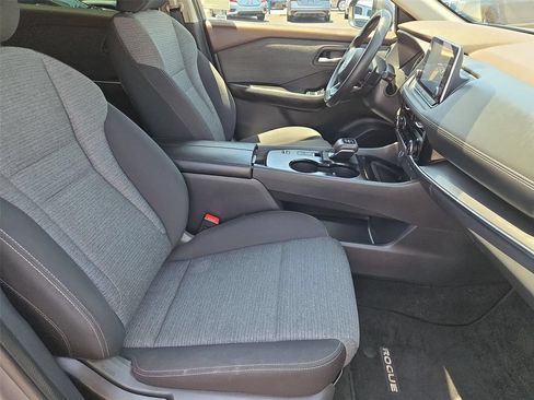 Used 2021 Nissan Rogue SV FWD image 19