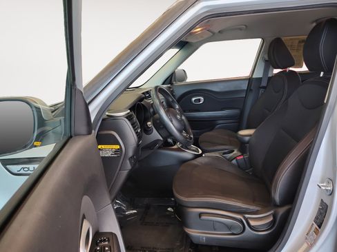Used 2015 Kia Soul FWD image 20