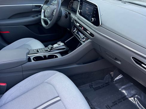 Used 2021 Hyundai Sonata SEL w/ Convenience Package image 16