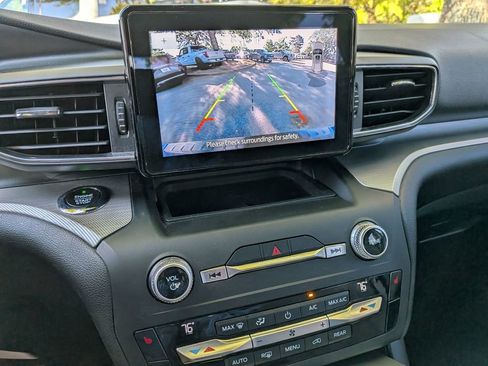 Used 2020 Ford Explorer XLT w/ Equipment Group 202A image 25