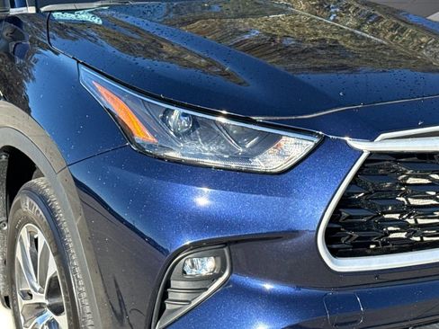 Used 2024 Toyota Highlander XLE image 10