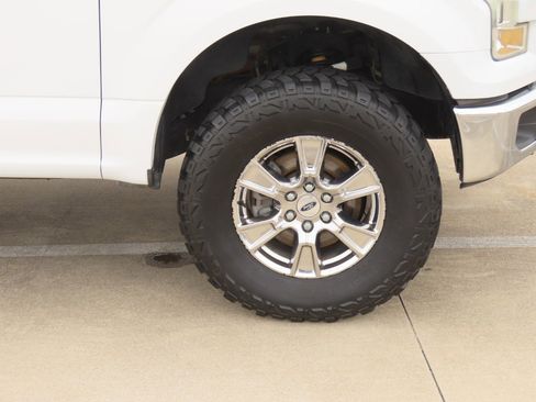 Used 2015 Ford F150 XLT w/ Equipment Group 301A Mid AWD/4WD image 9