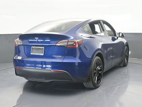 Used 2021 Tesla Model Y Long Range image 5
