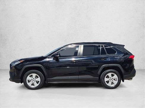 Used 2021 Toyota RAV4 XLE w/ Protection Package (TMS) AWD/4WD image 9
