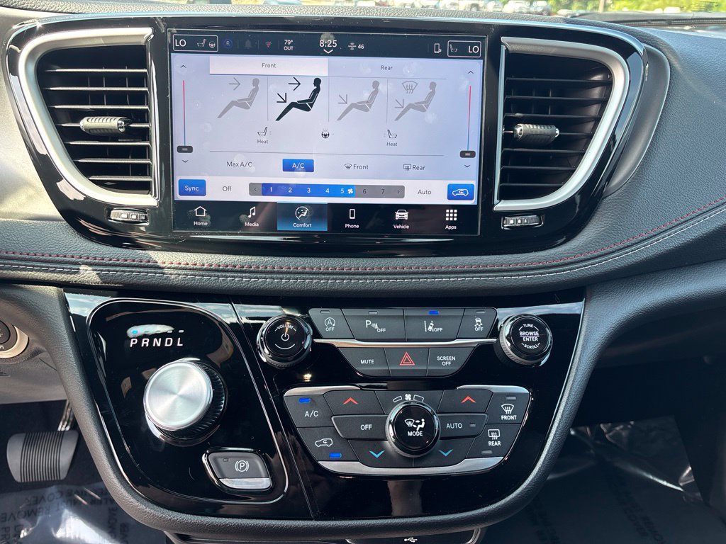 New 2027 Chrysler Pacifica Select AWD/4WD image 19