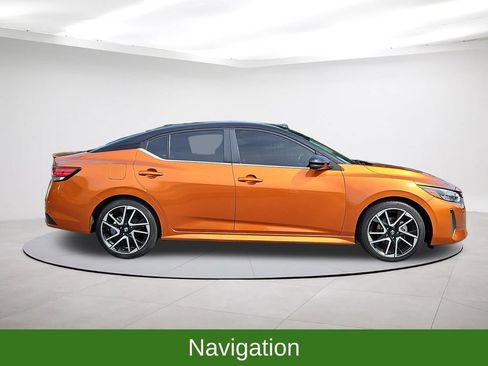 Used 2025 Nissan Sentra SR w/ SR Premium Package FWD image 8