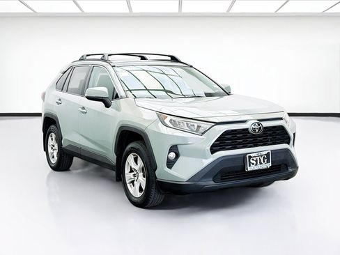 Used 2019 Toyota RAV4 XLE w/ Carpet Mat Package FWD image 3