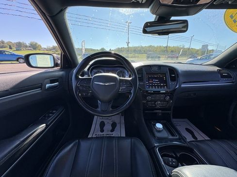 Used 2022 Chrysler 300 S RWD image 29