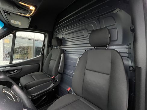Used 2020 Mercedes-Benz Sprinter 2500 image 10