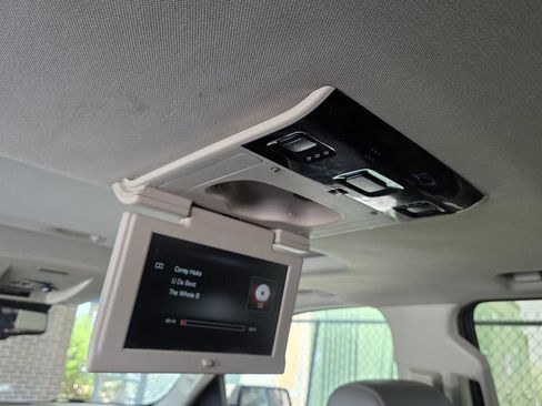 Used 2016 GMC Yukon XL Denali w/ Open Road Package RWD image 11