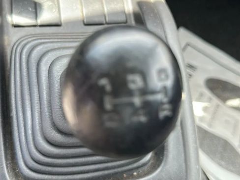 Used 1999 Chevrolet Tracker 2WD Convertible image 29