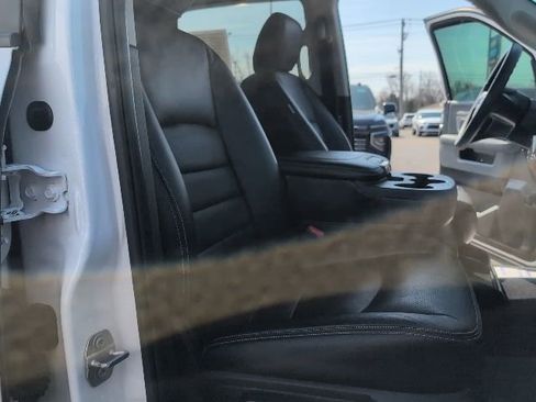 Used 2018 RAM 1500 Classic SLT image 39