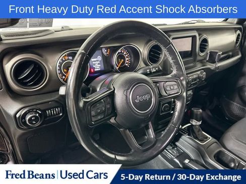 Used 2022 Jeep Gladiator Sport AWD/4WD image 13