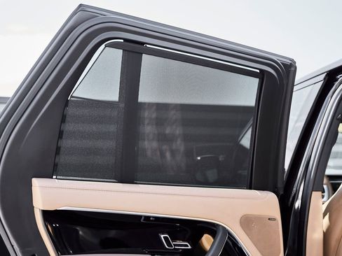 Used 2024 Land Rover Range Rover SE AWD/4WD image 46