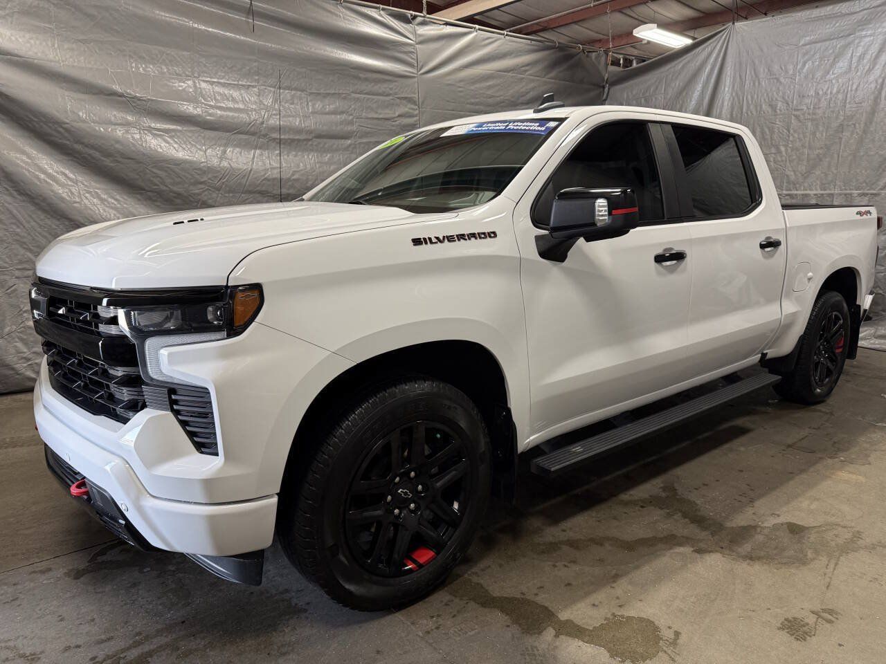 Used 2024 Chevrolet Silverado 1500 RST w/ Redline Edition AWD/4WD image 3