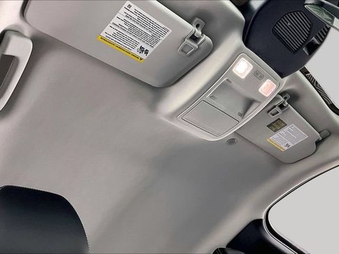Certified 2025 Ford Escape SE FWD image 22