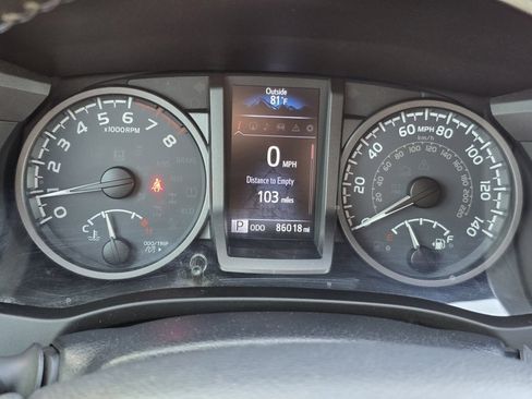 Used 2018 Toyota Tacoma TRD Sport w/ Technology Package AWD/4WD image 12
