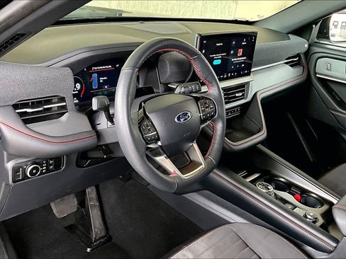 Certified 2025 Ford Explorer ST-Line w/ ST-Line Street Pack image 17