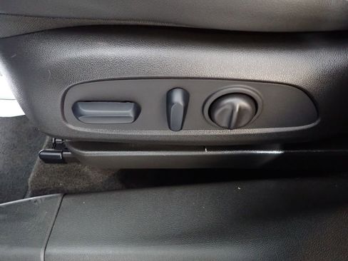 Used 2023 Chevrolet TrailBlazer ACTIV w/ Sun and Liftgate Package image 23