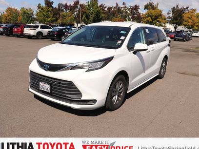 Used 2022 Toyota Sienna LE