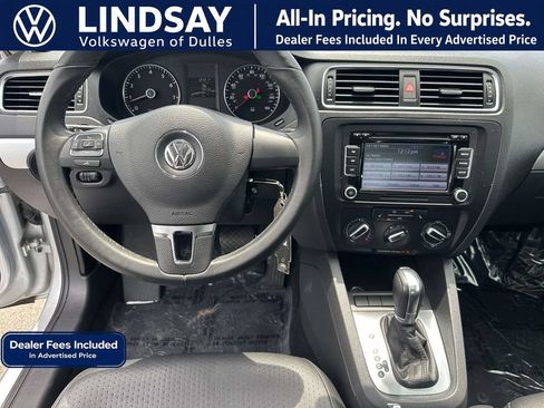 Used 2013 Volkswagen Jetta SE FWD image 10
