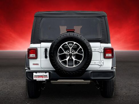 Used 2025 Jeep Wrangler Unlimited Sport AWD/4WD image 6