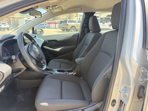 Used 2025 Toyota Corolla LE FWD image 24
