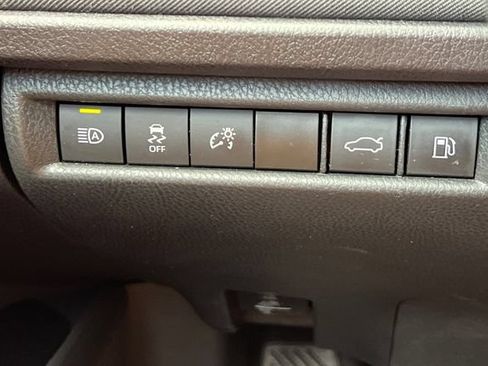 Used 2025 Toyota Camry LE FWD image 34
