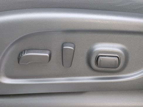 Used 2023 Nissan Titan SV w/ SV Convenience Package RWD image 19