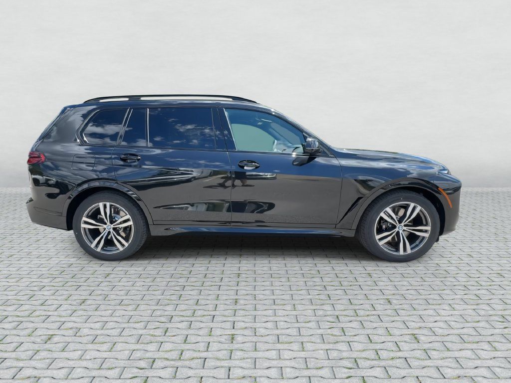Used 2027 BMW X7 xDrive40i w/ M Sport Package AWD/4WD image 9