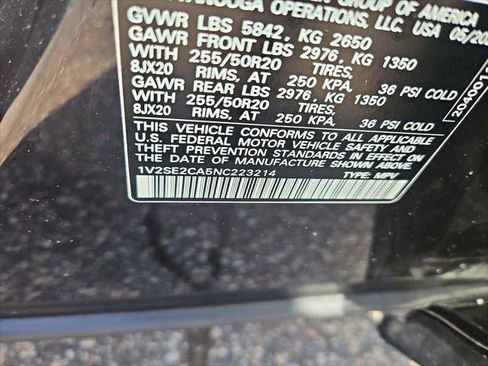 Used 2022 Volkswagen Atlas Cross Sport SEL R-Line AWD/4WD image 38
