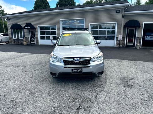 Used 2017 Subaru Forester 2.5i Premium image 2