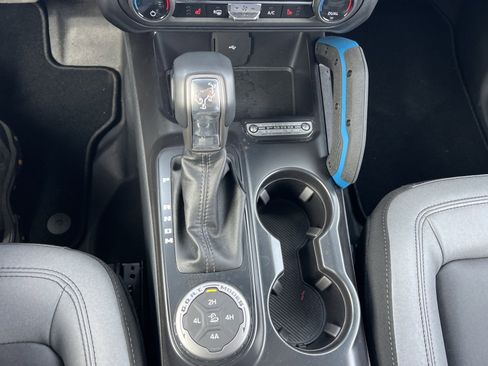 New 2024 Ford Bronco Black Diamond image 22